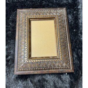 Rustic Textured Wooden Picture Frame With Easel Back & Wall Mounts